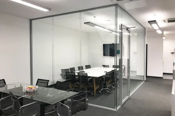 با پارتیشن‌های مکعبی دکوراسیون شرکت خود را تغییر دهید