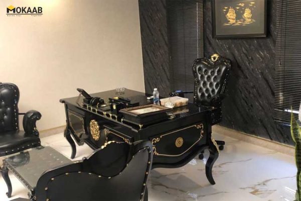 میز مدیریتی سلطنتی یا کلاسیک