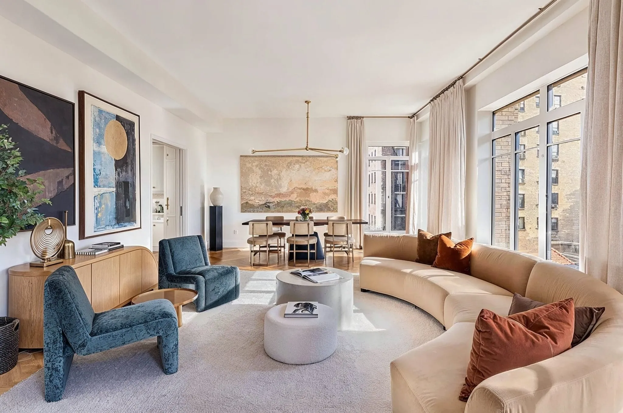 ۱۶. بازگشت رنگ‌های سفالی و خاکی به دکوراسیون خانه مدرن